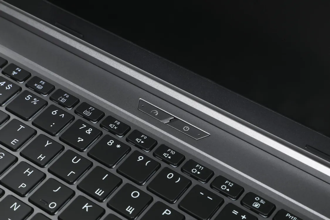 Ноутбук Maibenben Typhoon X16C-i73756 (X16C-i737560FFDLG4E10)