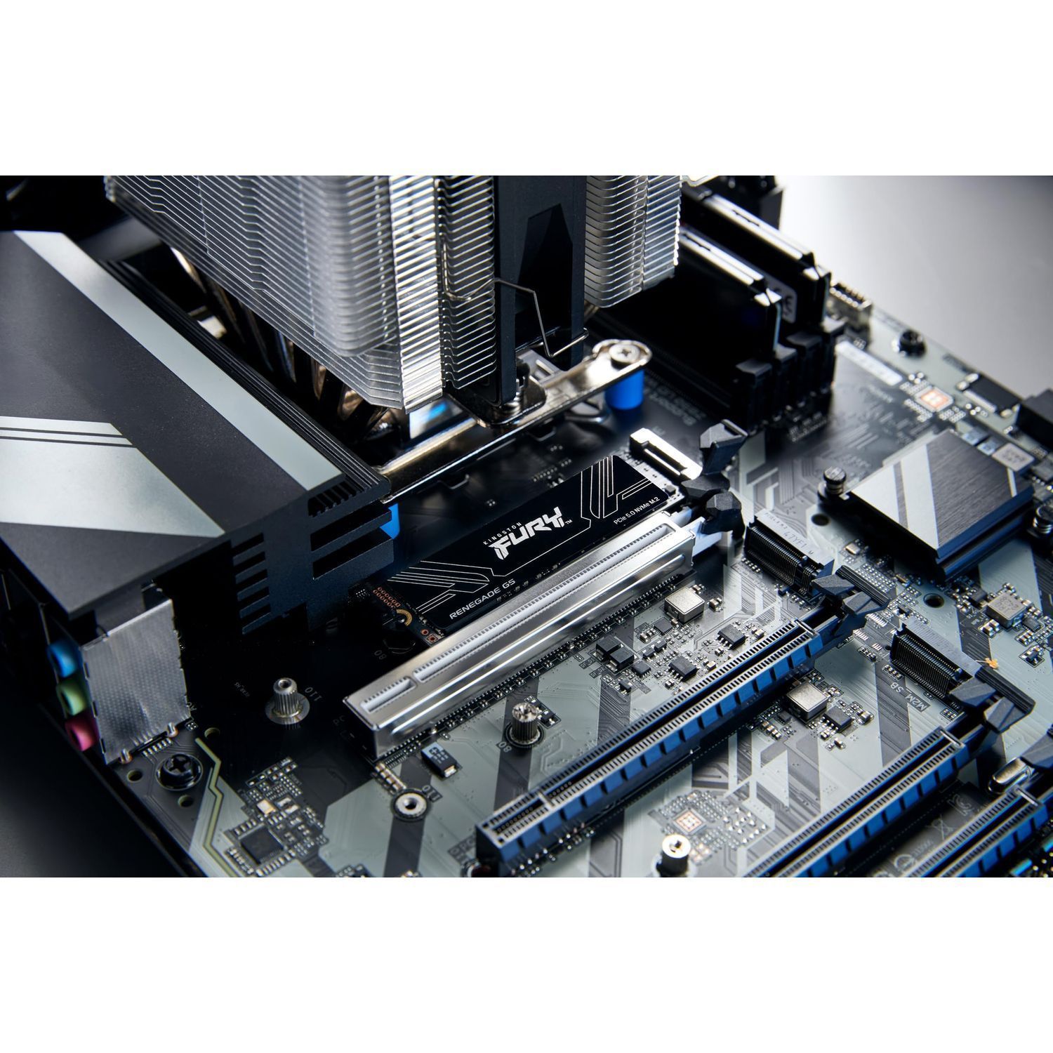 Твердотельный накопитель Kingston Fury Renegade SFYR2S/4T0